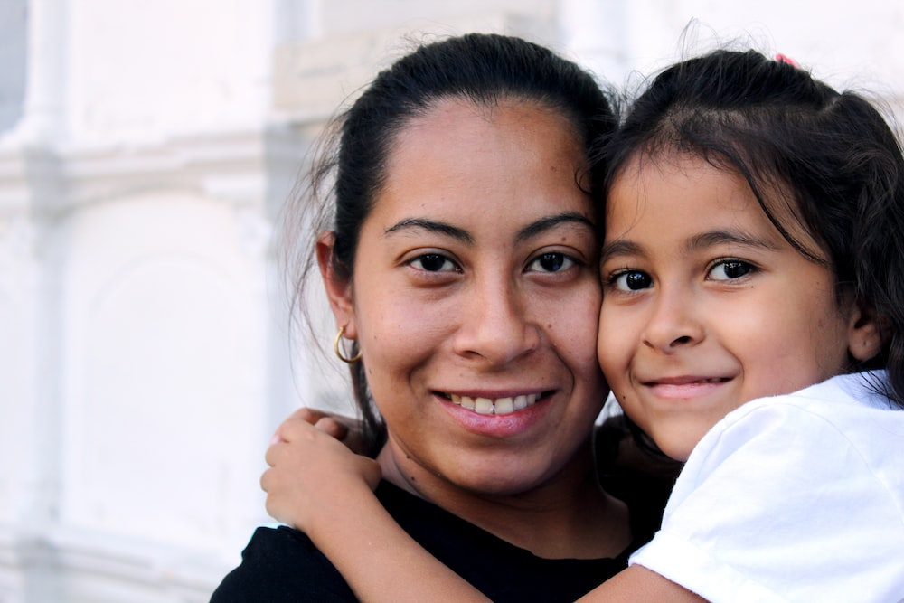 A mother and daughter of Latin ethnicity