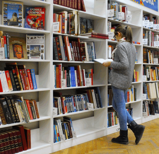 woman-library-research